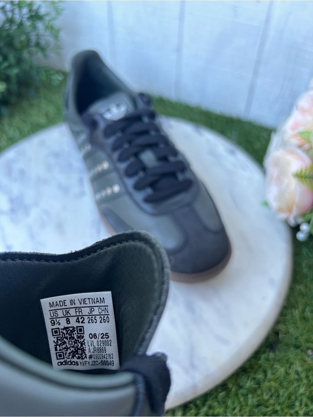 Adidas ICONIC SAMBA SHOES WITH PREMIUM MATERIALS AND METALLIC DOT 3-STRIPES 9.5 - Picture 15 of 16